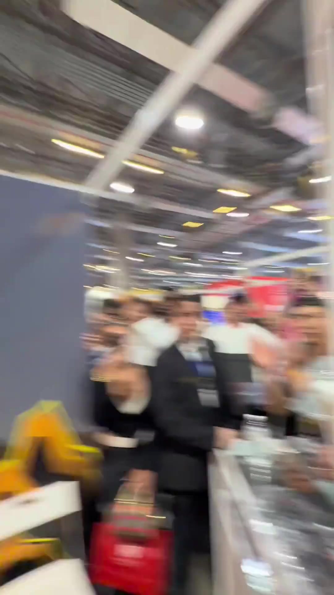 自己玩梗中国球迷教杰伦-格林用中文说护林员牛逼